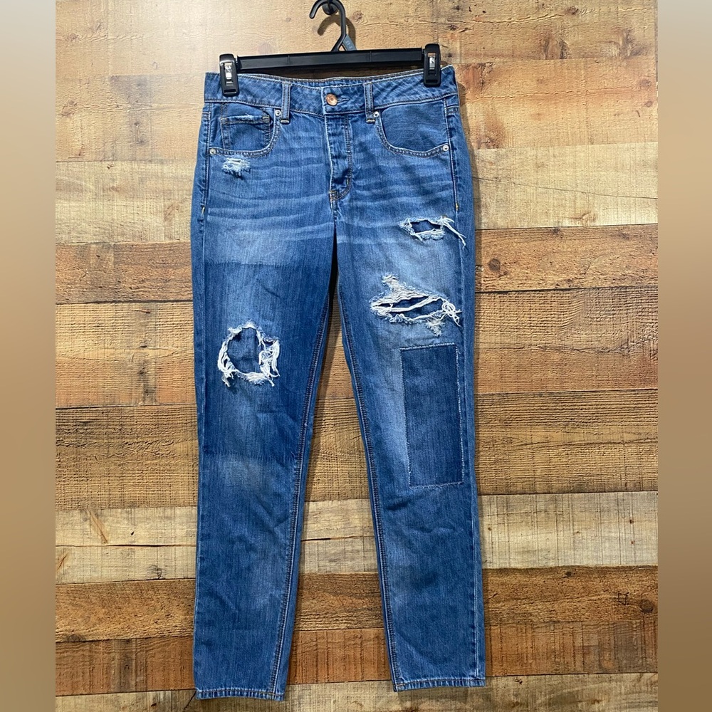 American Eagle Tomgirl High Rise Button Fly Patched Jeans Size 2 Regular